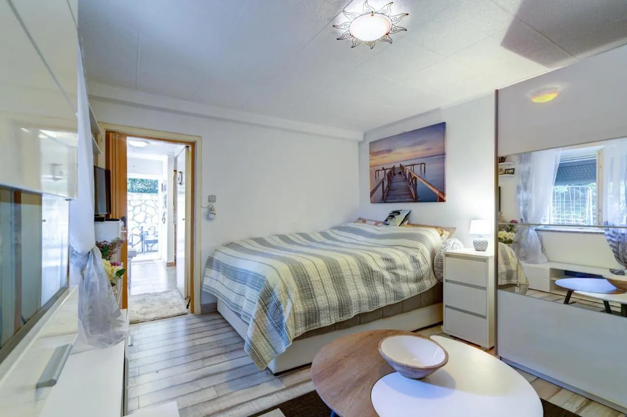 Sl Sun 6 App 1 Apartment Selce Croatia